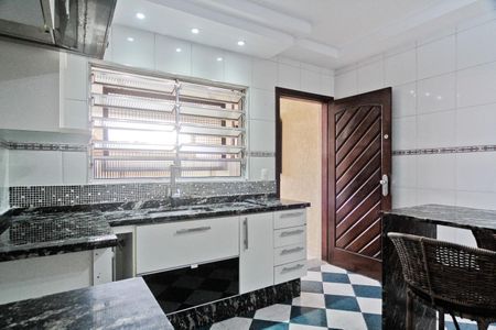 Casa à venda com 140m², 3 quartos e 4 vagas Casa à venda com 140m², 3 quartos e 4 vagasCozinha