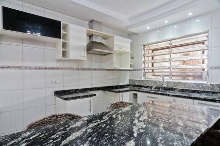 Casa à venda com 140m², 3 quartos e 4 vagas Casa à venda com 140m², 3 quartos e 4 vagasCozinha