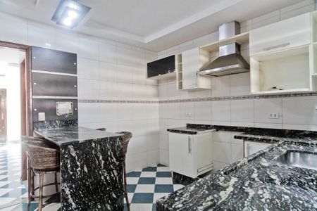 Casa à venda com 140m², 3 quartos e 4 vagas Casa à venda com 140m², 3 quartos e 4 vagasCozinha