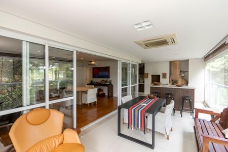 Apartamento à venda com 258m², 4 quartos e 4 vagasVaranda da Sala