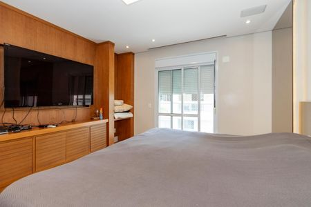 Apartamento à venda com 258m², 4 quartos e 4 vagasSuíte 1