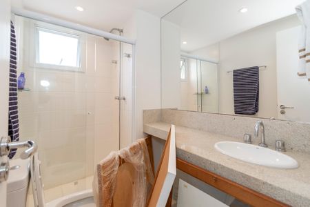 Apartamento à venda com 258m², 4 quartos e 4 vagasBanheiro da Suíte 4