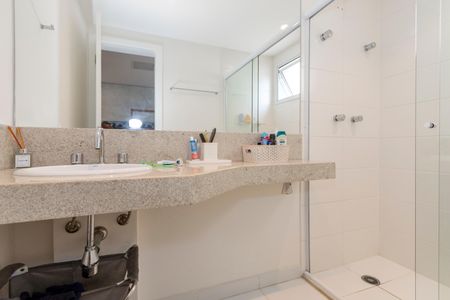 Apartamento à venda com 258m², 4 quartos e 4 vagasBanheiro da Suíte 3