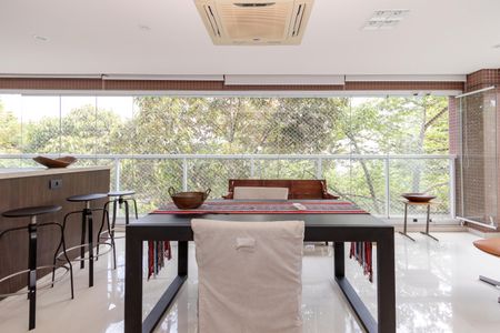 Apartamento à venda com 258m², 4 quartos e 4 vagasVaranda da Sala