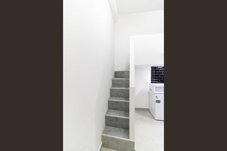 Apartamento para alugar com 20m², 1 quarto e sem vagaEscada