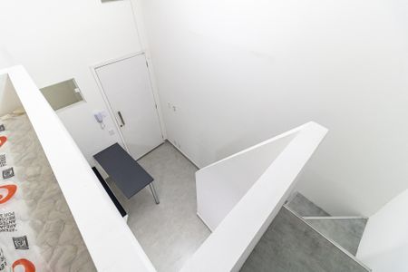 Apartamento para alugar com 20m², 1 quarto e sem vagaEscada