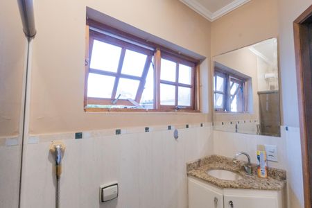 Casa para alugar com 272m², 3 quartos e 1 vaga Casa para alugar com 272m², 3 quartos e 1 vagaBanheiro Social