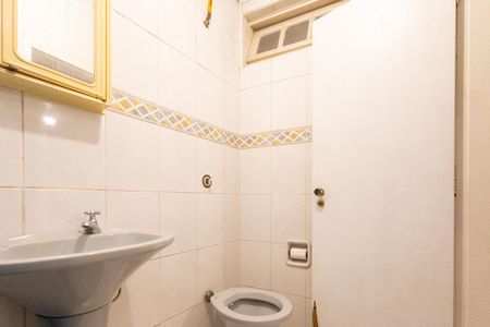Casa para alugar com 272m², 3 quartos e 1 vaga Casa para alugar com 272m², 3 quartos e 1 vagaBanheiro de Serviço