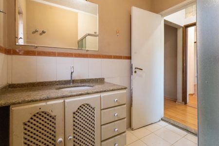 Casa para alugar com 272m², 3 quartos e 1 vaga Casa para alugar com 272m², 3 quartos e 1 vagaBanheiro Suite