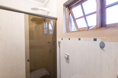 Casa para alugar com 272m², 3 quartos e 1 vaga Casa para alugar com 272m², 3 quartos e 1 vagaBanheiro Social