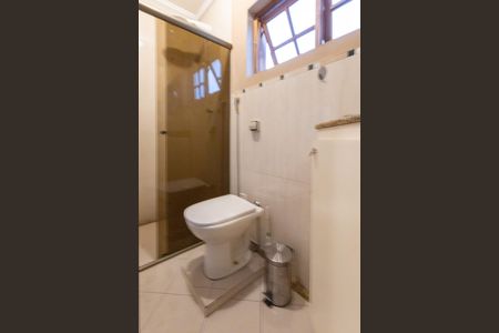 Casa para alugar com 272m², 3 quartos e 1 vaga Casa para alugar com 272m², 3 quartos e 1 vagaBanheiro Social