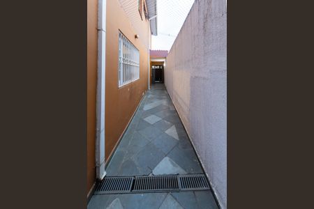 Casa para alugar com 272m², 3 quartos e 1 vaga Casa para alugar com 272m², 3 quartos e 1 vagaCorredor Garagem