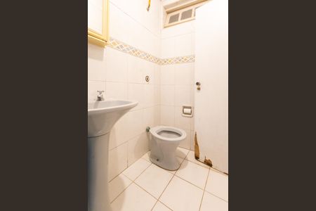 Casa para alugar com 272m², 3 quartos e 1 vaga Casa para alugar com 272m², 3 quartos e 1 vagaBanheiro de Serviço