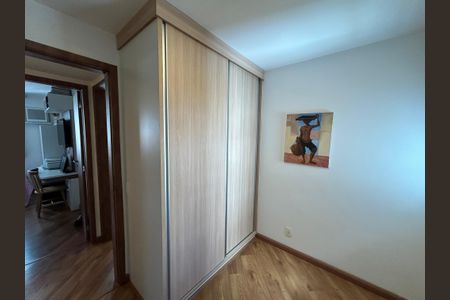 Apartamento à venda com 93m², 3 quartos e 1 vagaQuarto 2