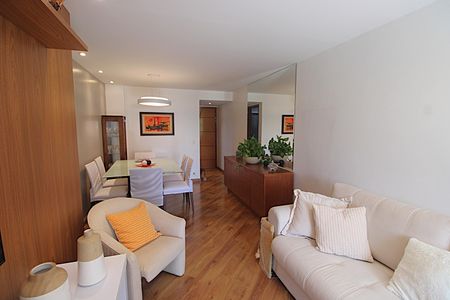 Apartamento à venda com 93m², 3 quartos e 1 vagaSala