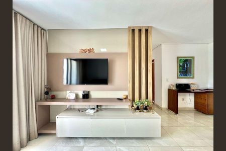 Apartamento à venda com 200m², 3 quartos e 2 vagasSala