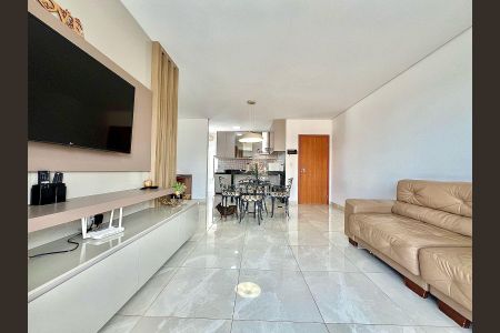 Apartamento à venda com 200m², 3 quartos e 2 vagasSala