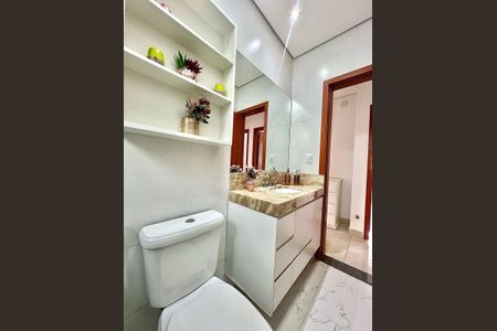 Apartamento à venda com 200m², 3 quartos e 2 vagasBanheiro social