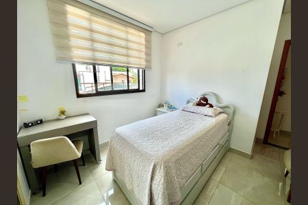 Apartamento à venda com 200m², 3 quartos e 2 vagasQuarto 2