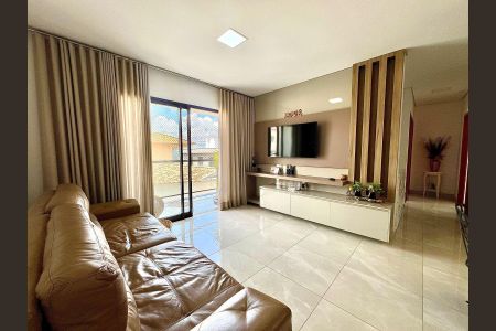 Apartamento à venda com 200m², 3 quartos e 2 vagasSala