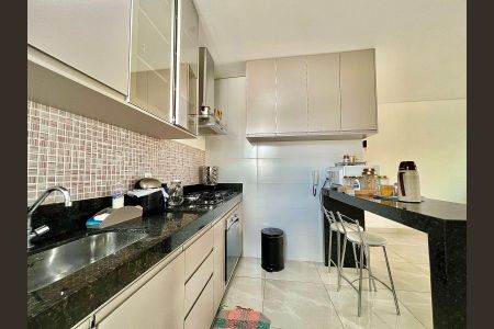 Apartamento à venda com 200m², 3 quartos e 2 vagasCozinha