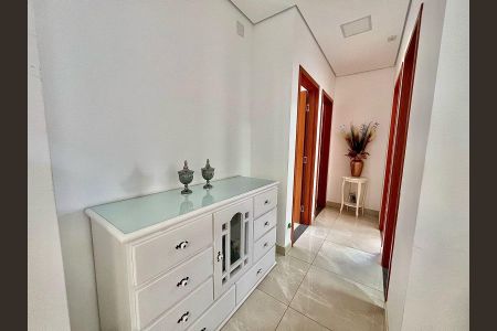 Apartamento à venda com 200m², 3 quartos e 2 vagasCorredor
