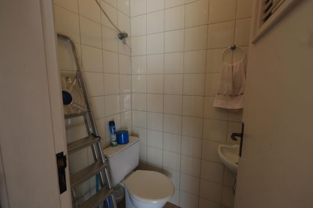 Casa à venda com 302m², 3 quartos e 3 vagasBanheiro de serviço