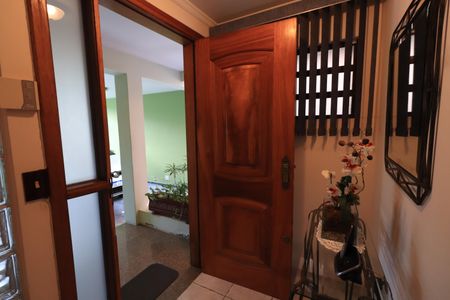 Casa à venda com 302m², 3 quartos e 3 vagasEntrada