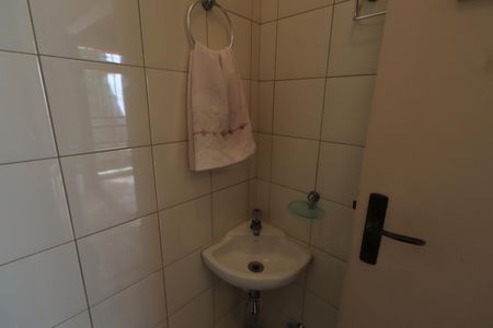 Casa à venda com 302m², 3 quartos e 3 vagasBanheiro de serviço