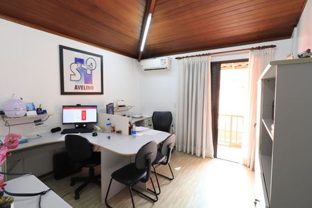 Casa à venda com 302m², 3 quartos e 3 vagasQuarto 1 - Suíte