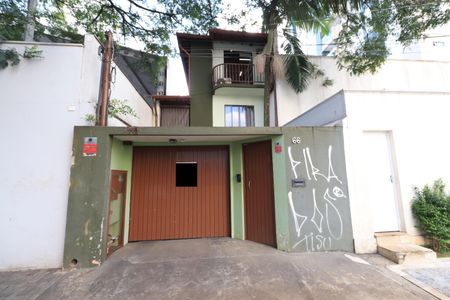 Casa à venda com 302m², 3 quartos e 3 vagasFachada