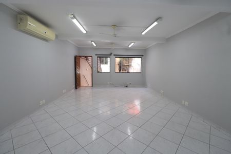 Casa à venda com 302m², 3 quartos e 3 vagasÁrea comum - Salão de festas