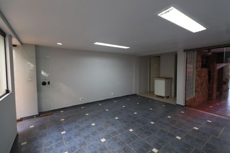 Casa à venda com 302m², 3 quartos e 3 vagasHall