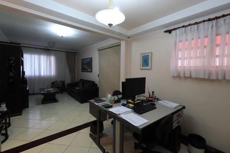 Casa à venda com 302m², 3 quartos e 3 vagasSala