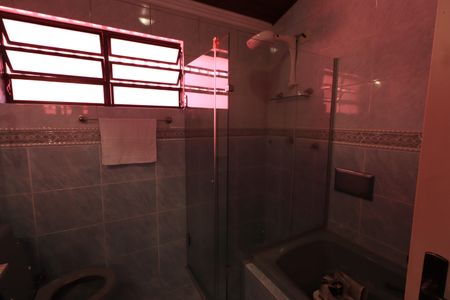 Casa à venda com 302m², 3 quartos e 3 vagasBanheiro da Suíte