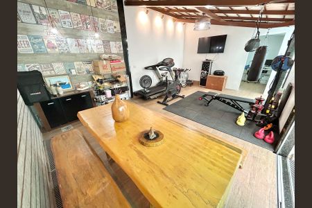 Apartamento à venda com 125m², 3 quartos e 2 vagas Apartamento à venda com 125m², 3 quartos e 2 vagasAcademia