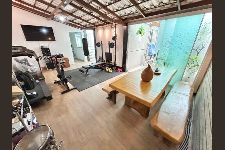 Apartamento à venda com 125m², 3 quartos e 2 vagas Apartamento à venda com 125m², 3 quartos e 2 vagasAcademia