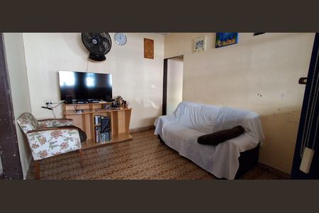 Casa à venda com 222m², 3 quartos e 3 vagas Casa à venda com 222m², 3 quartos e 3 vagasSala