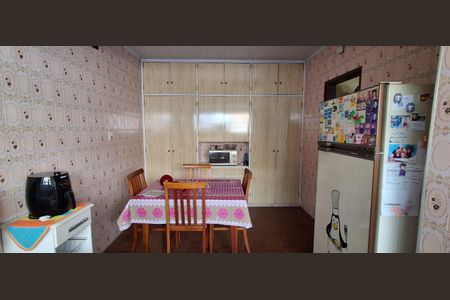 Casa à venda com 222m², 3 quartos e 3 vagas Casa à venda com 222m², 3 quartos e 3 vagasCozinha