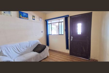 Casa à venda com 222m², 3 quartos e 3 vagas Casa à venda com 222m², 3 quartos e 3 vagasSala