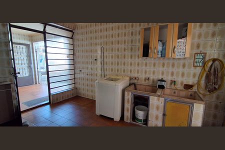 Casa à venda com 222m², 3 quartos e 3 vagas Casa à venda com 222m², 3 quartos e 3 vagasÁrea de Serviço