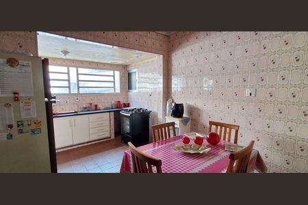 Casa à venda com 222m², 3 quartos e 3 vagas Casa à venda com 222m², 3 quartos e 3 vagasCozinha