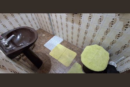 Casa à venda com 222m², 3 quartos e 3 vagas Casa à venda com 222m², 3 quartos e 3 vagasBanheiro Social