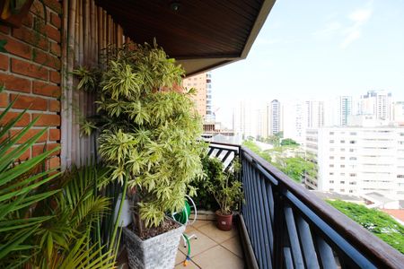 Apartamento à venda com 206m², 3 quartos e 3 vagas Apartamento à venda com 206m², 3 quartos e 3 vagasVaranda - Sala