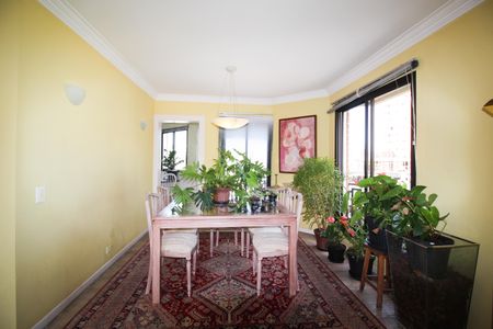 Apartamento à venda com 206m², 3 quartos e 3 vagas Apartamento à venda com 206m², 3 quartos e 3 vagasSala