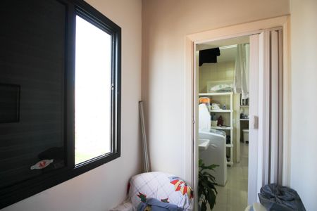 Apartamento à venda com 206m², 3 quartos e 3 vagas Apartamento à venda com 206m², 3 quartos e 3 vagasQuarto de Serviço