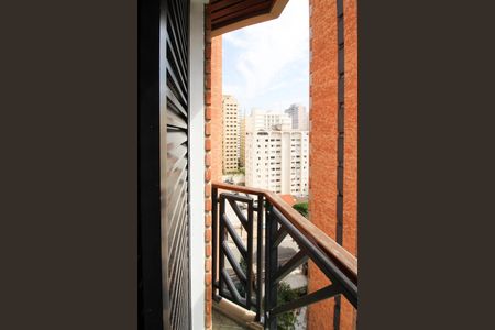 Apartamento à venda com 206m², 3 quartos e 3 vagas Apartamento à venda com 206m², 3 quartos e 3 vagasVaranda - Suíte 1