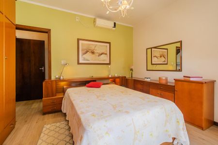 Casa à venda com 244m², 3 quartos e 5 vagasSuíte 