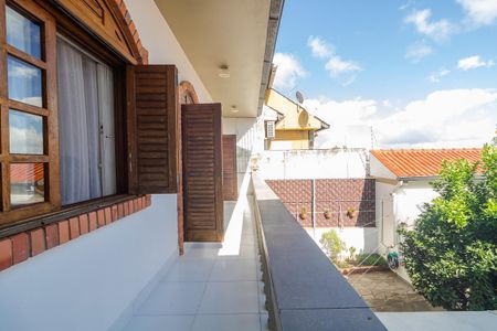 Casa à venda com 244m², 3 quartos e 5 vagasQuarto 3 - Varanda