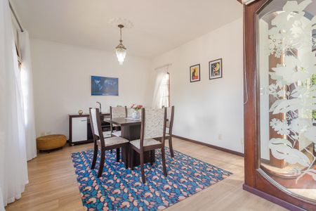 Casa à venda com 244m², 3 quartos e 5 vagasSala do segundo andar